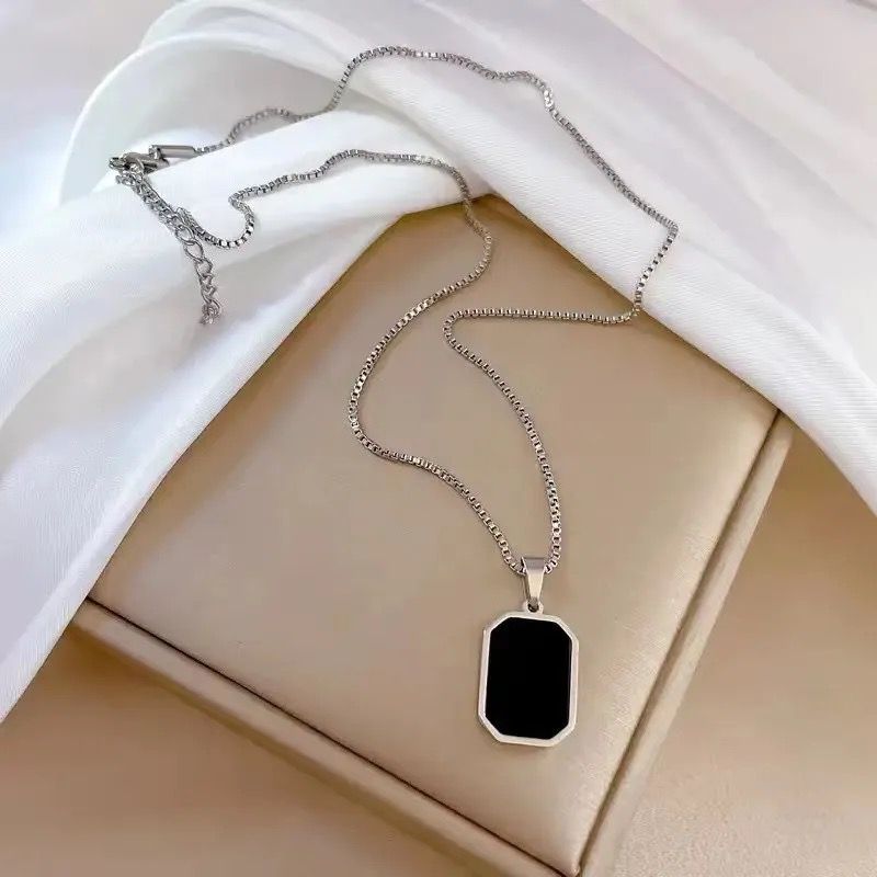 Rectangular pendent for Men Women