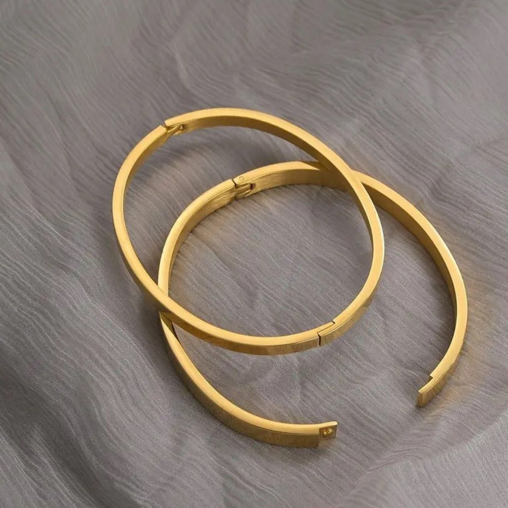 Round Golden brecelet/ Bangle for Men/ Women