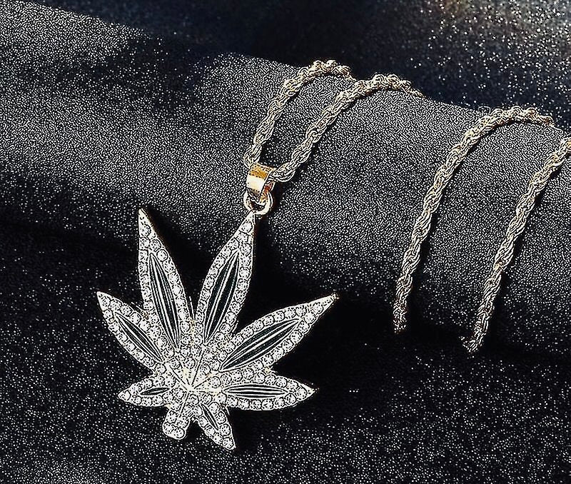 Leaf pendent for Men Women